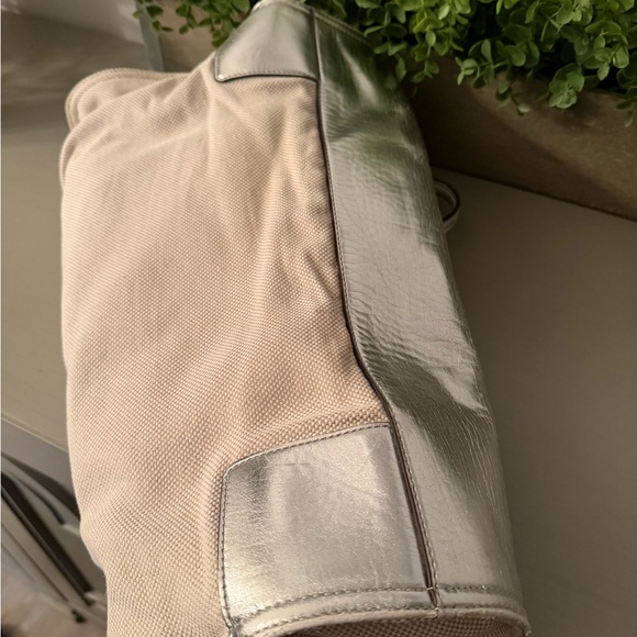 Tory Burch Tote - Picture 14 of 16